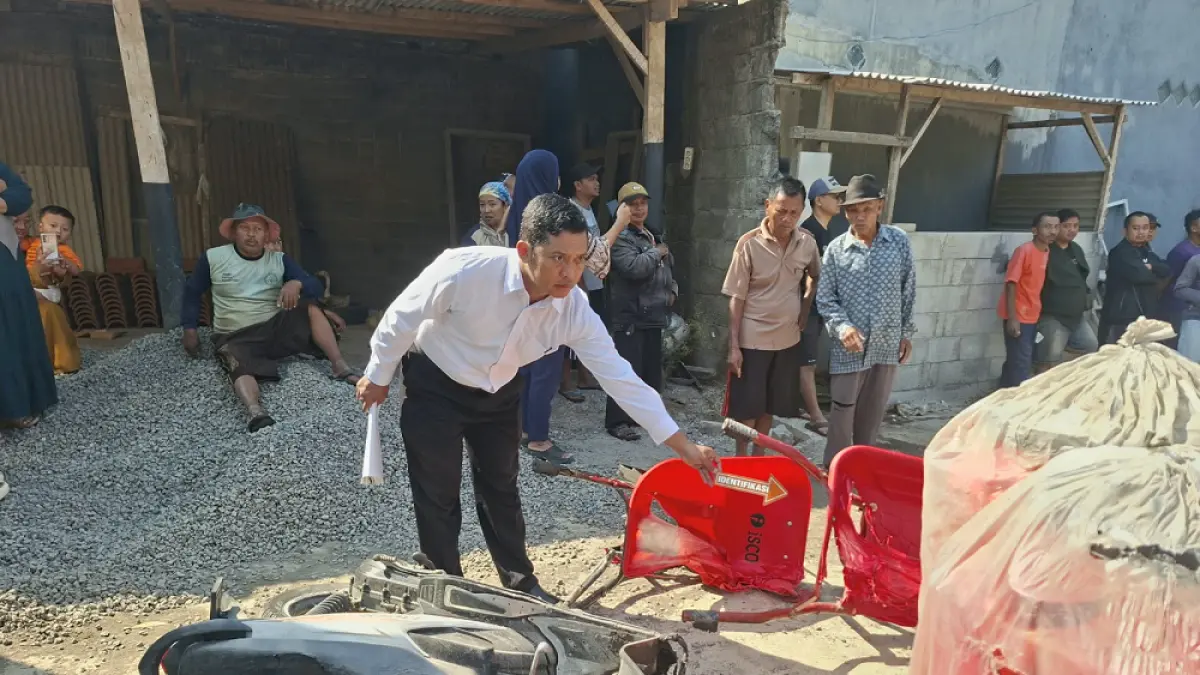 Motor di gudang hangus setelah terbakar