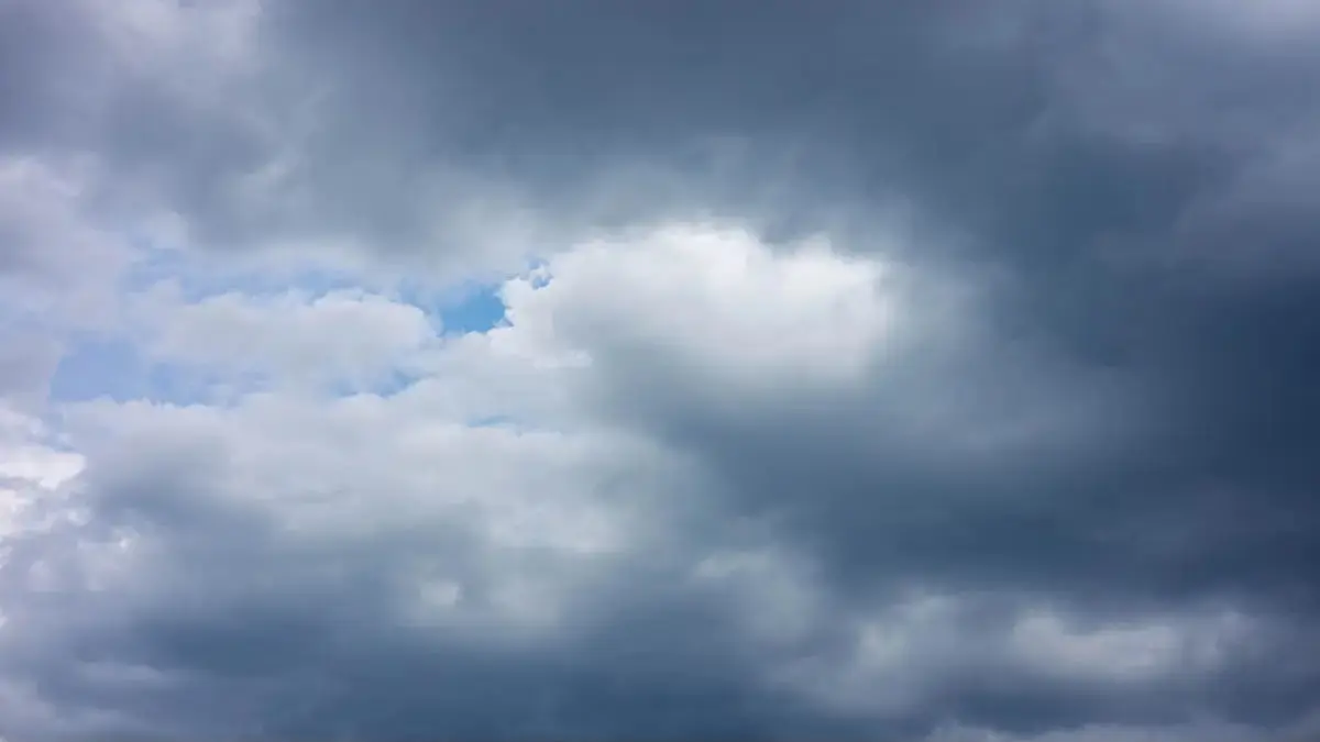 Prakiraan cuaca Kota Malang pada 15 September 2026 didominasi kondisi udara kabur. (Keshia Putri Susetyo/Radar Malang)