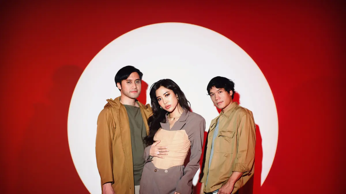Vierratale, grup musik yang terkenal dengan soft rock dan power pop.