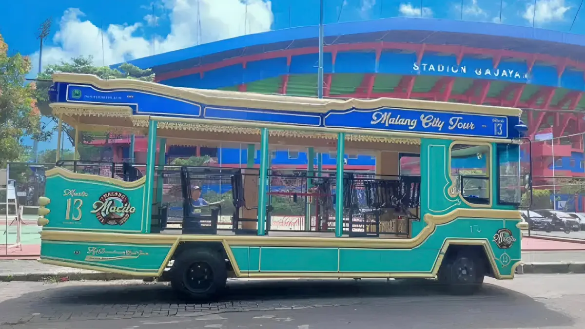 Bus Malang City Tour atau Macito. (Traveloka)
