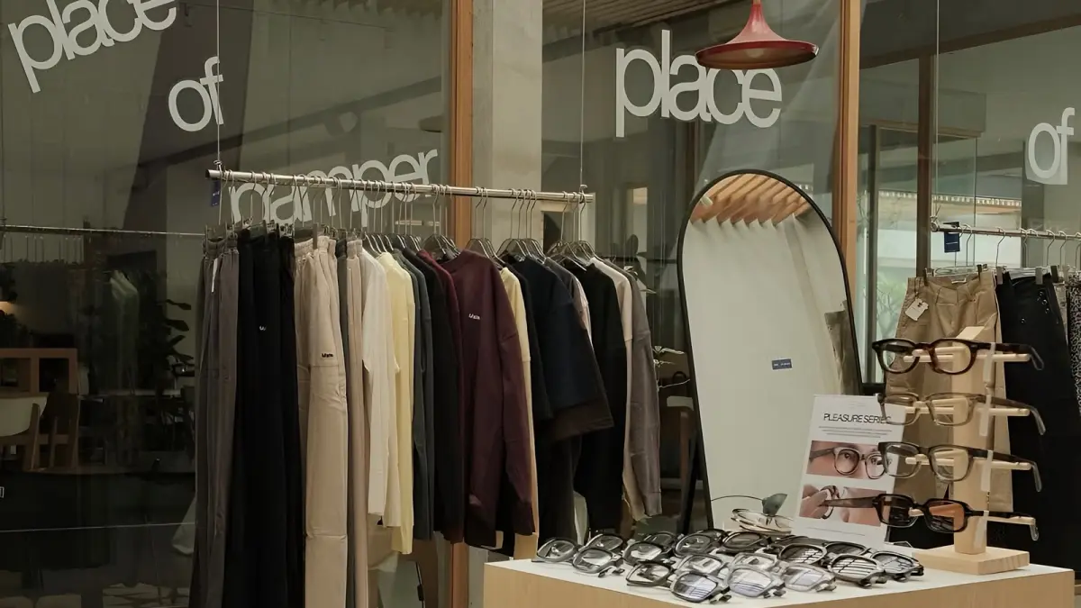 Koleksi pakaian brand lokal di Place Of Pamper. (Instagram/@placeofpamper)