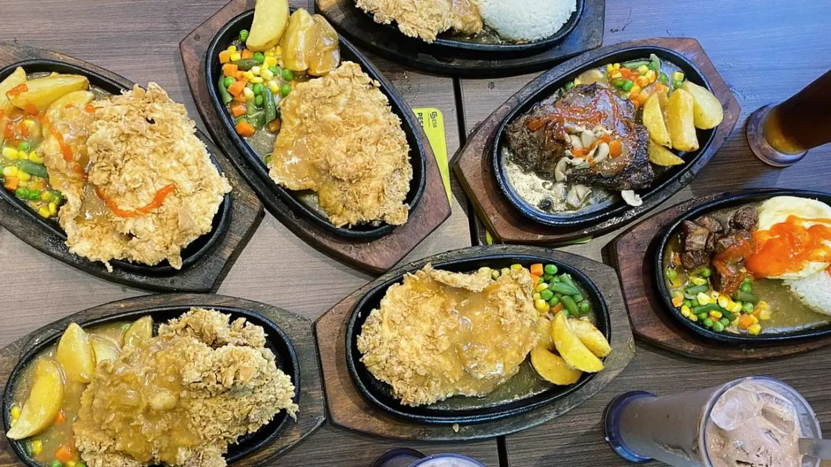 Steak dengan harga bersahabat bisa ditemukan di sejumlah tempat makan di Malang (sumber: pinterest @Fiona angelia)
