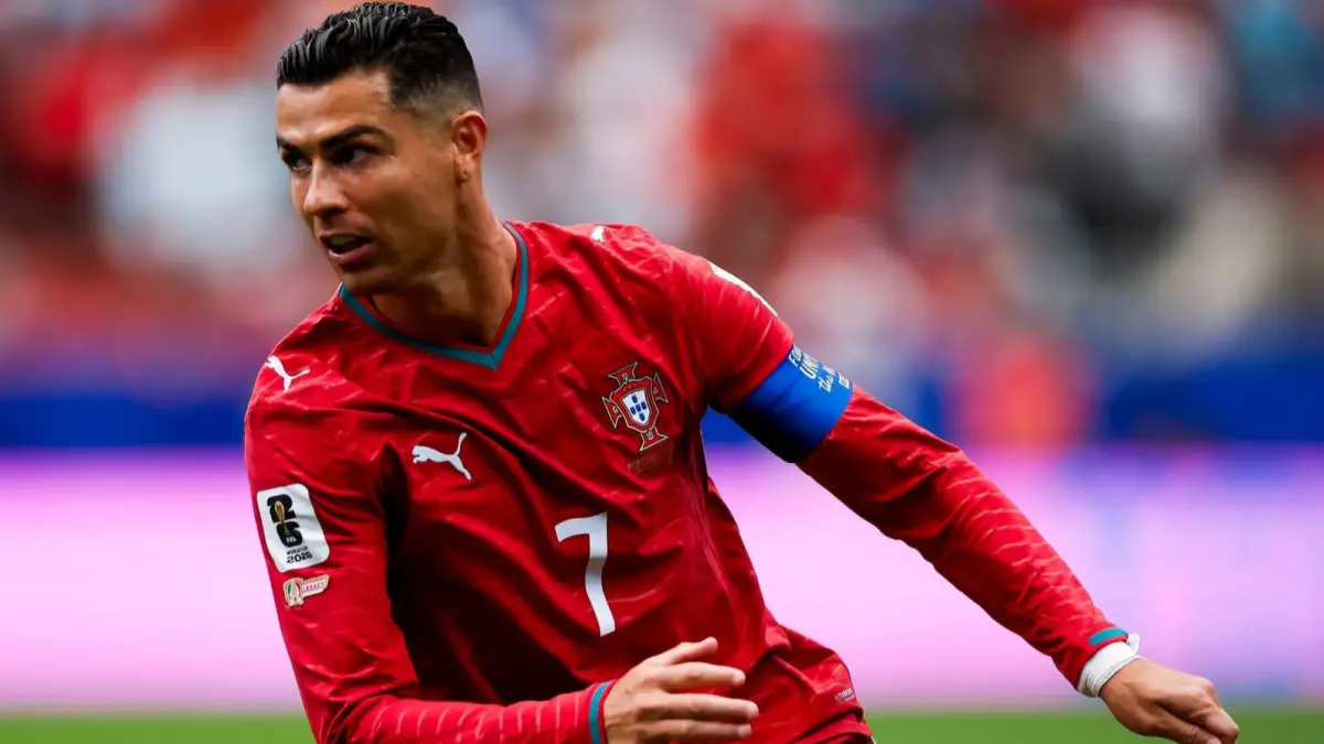 Cristiano Ronaldo dalam sebuah pertandingan bersama Timnas Portugal. Sumber: IG/@cristiano