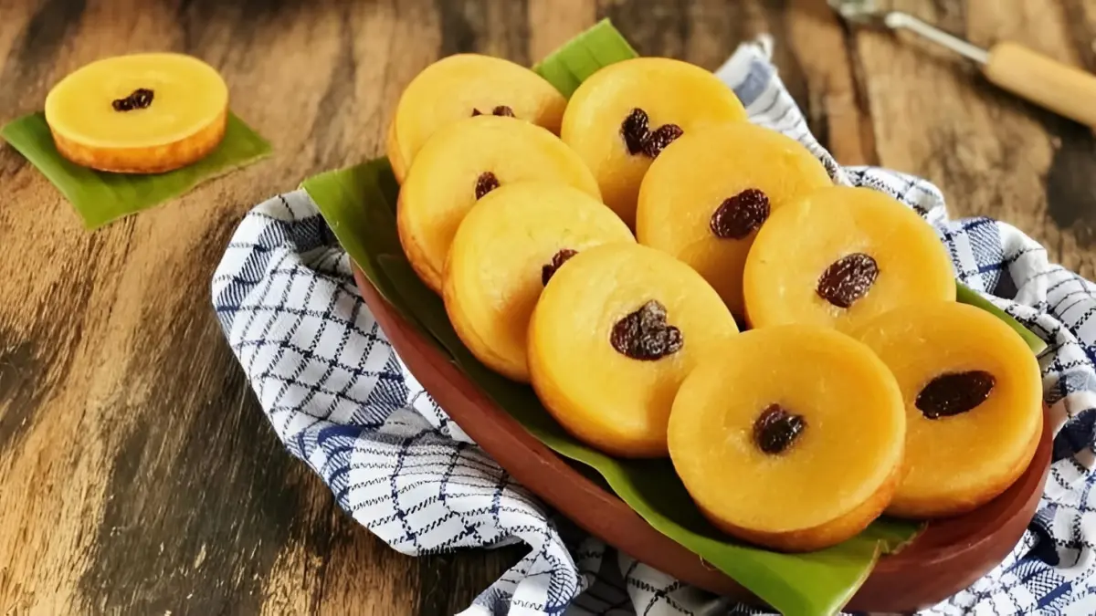 Kue lumpur. (Pinterest/@Topwisata.info)
