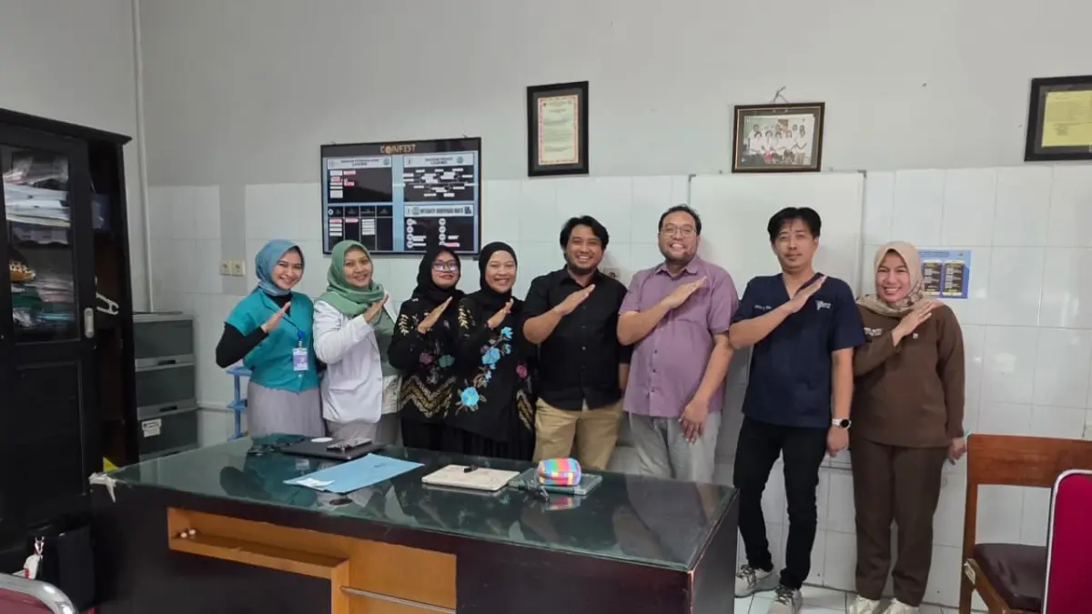 KOLABORASI: Tim Dosen Berkarya FKG UB Melakukan Pengabdian Masyarakat di RSUD dr. Iskak