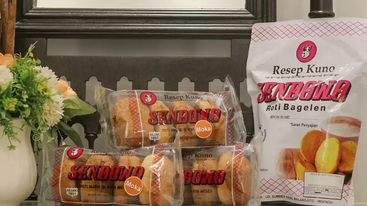 Menu roti manis isi krim meses dan roti bagelan dari Roti Sendowo. (Instagram/@sendowo1951)
