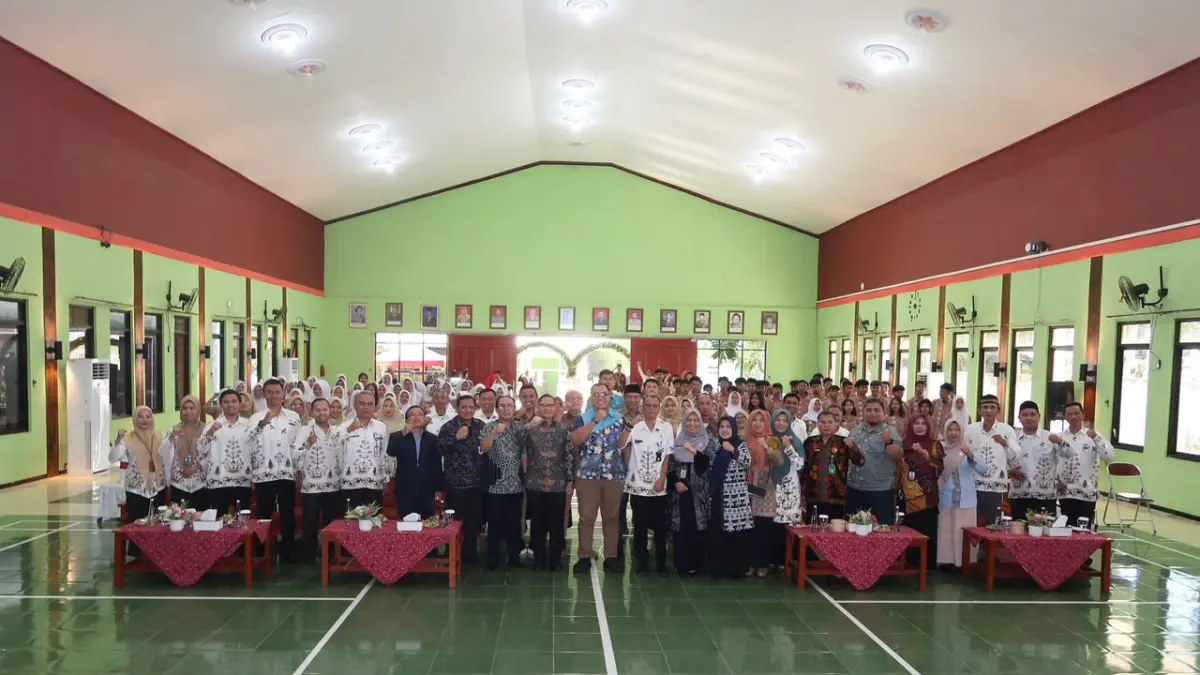 TERBAIK: SMAN 1 Gondanglegi menerima penyerahan dukungan Lesaffre Internasional Charity, pada Kamis (24/9).