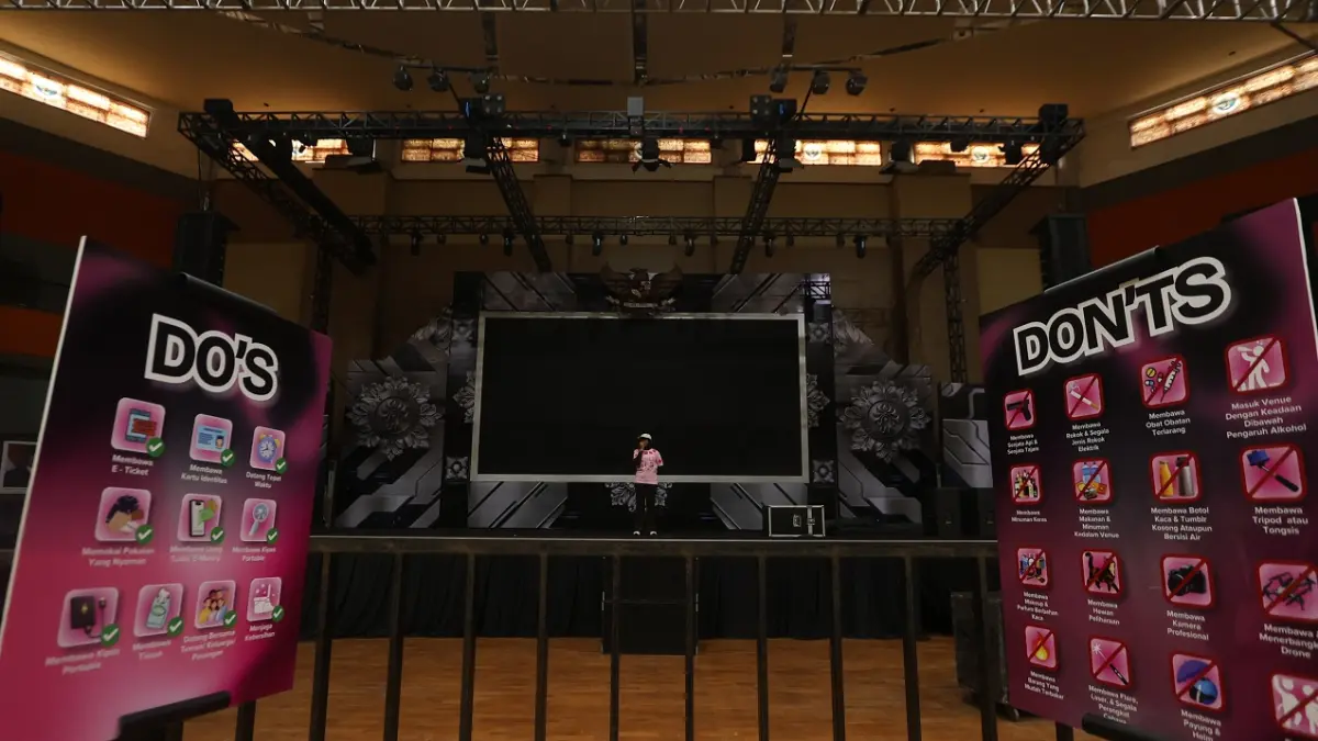 Panggung Konser Pita Kita sudah siap untuk dipakai hari ini (30/9). (Darmono/Radar Malang)