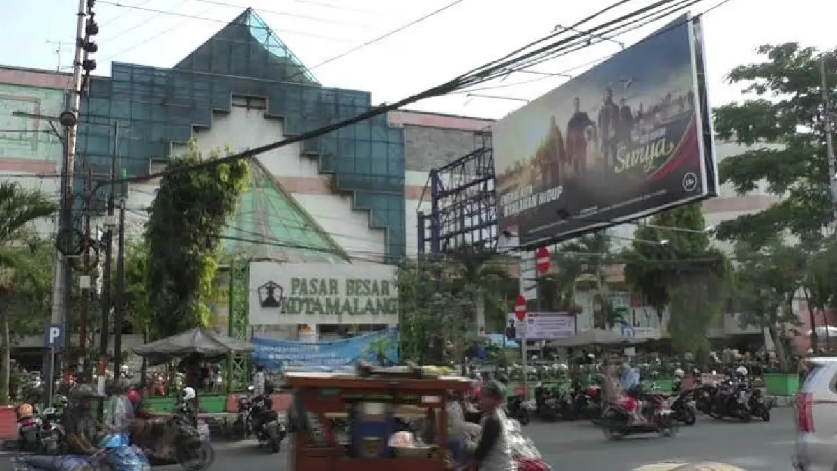 Diskopindag Kota Malang berencana melakukan penertiban pedagang kaki lima (PKL) yang berada di sekitar Pasar Besar.