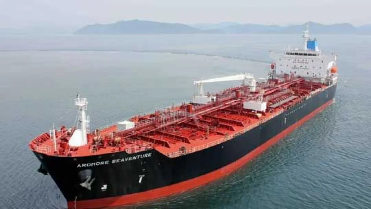 Ilustrasi Kapal Tanker (on pinterest/ @wiwikddv)