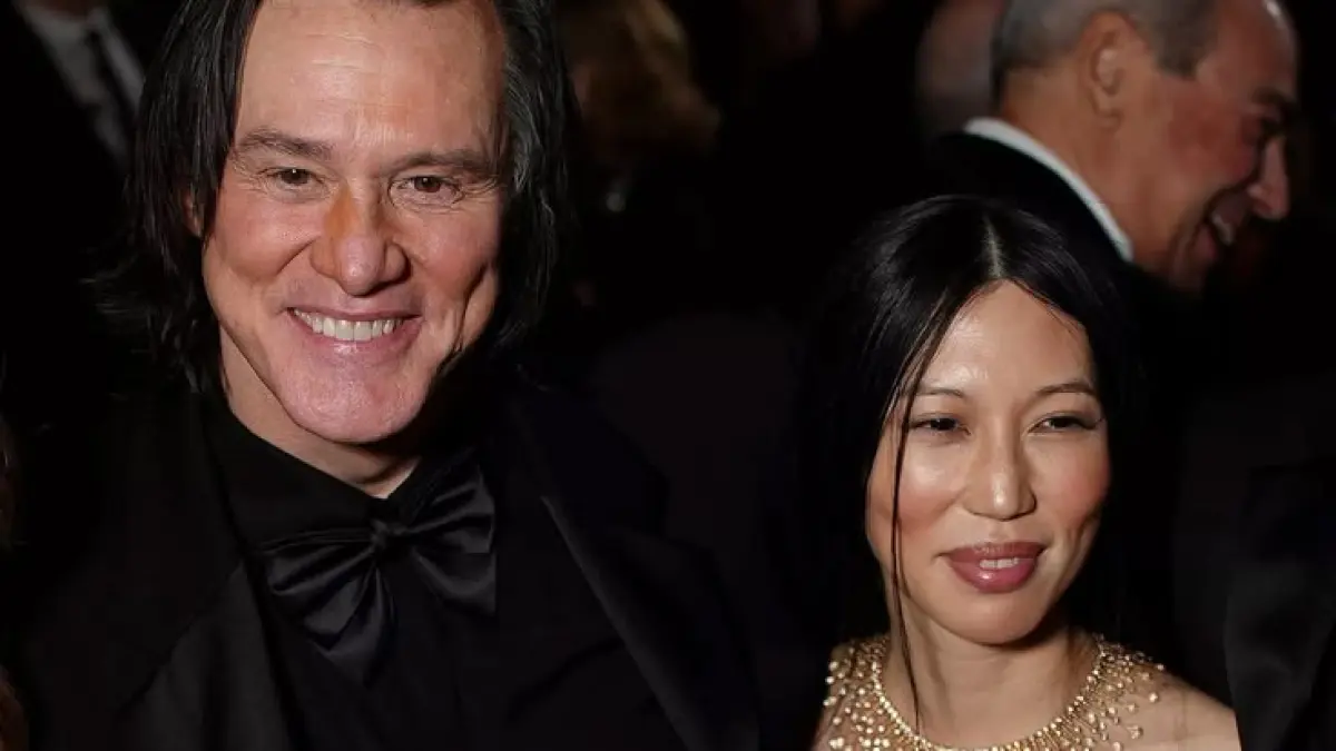 Jim Carrey dan Min Ah (Sumber : Pinterest @BollywoodShaadis.com)