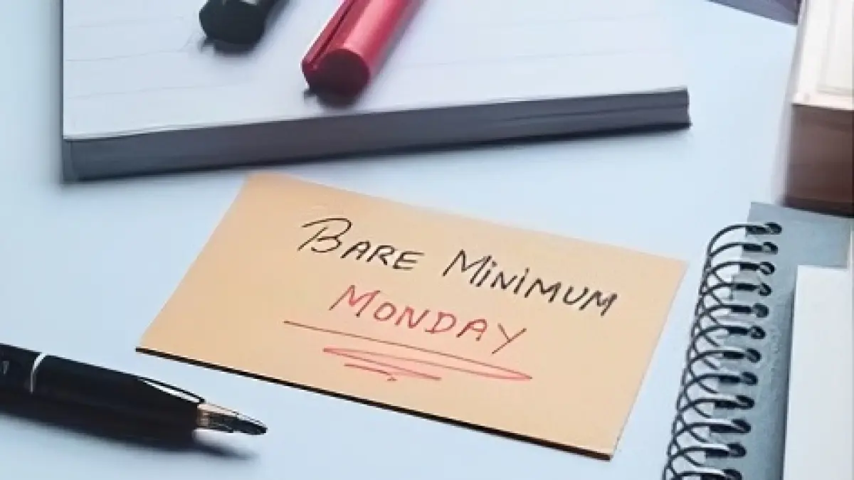 Bare Minimum Monday (Sumber : Pinterest @New York Post Shopping )