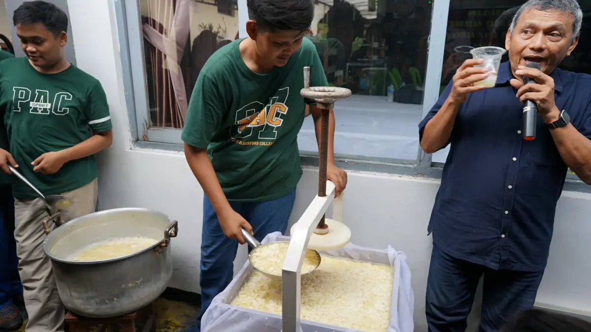 20 Warga Binaan Lapas Perempuan Kelas IIA Malang Belajar Membuat Tahu