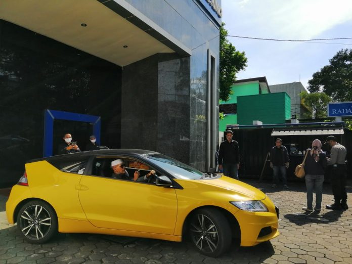 Habib Hasan Mulachela berkunung ke Kantor Jawa Pos Radar Malang di Jalan Kawi 11B, Kota Malang, Rabu (3/6). Foto: Indra Mufarendra/Radar Malang