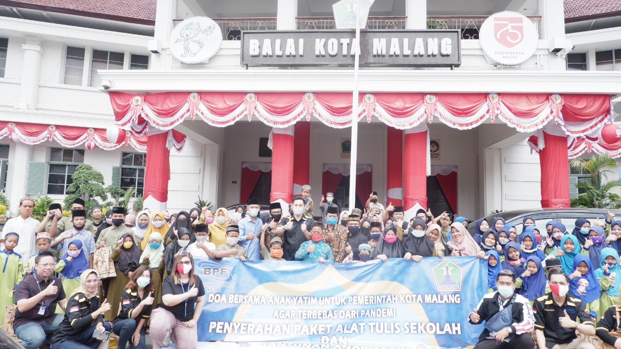Peringatan Hari Anak Yatim Nasional digelar di Balai Kota, Sabtu (29/8). Foto: Imam Nasrodin