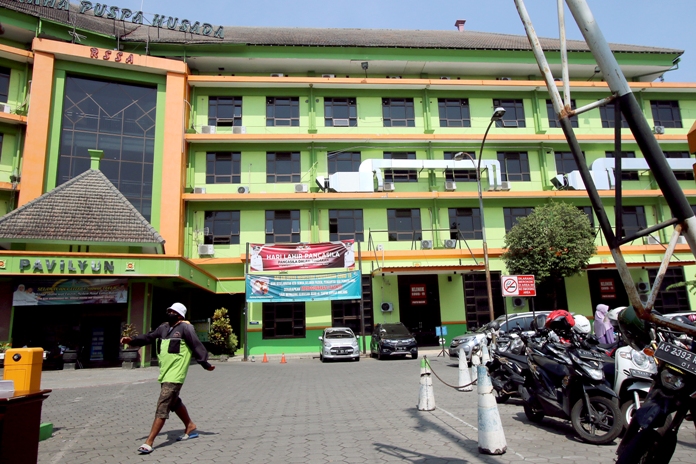 Rumah Sakit Saiful Anwar membuka rekruitmen tenaga kesehatan  ( Darmono/Radar Malang)