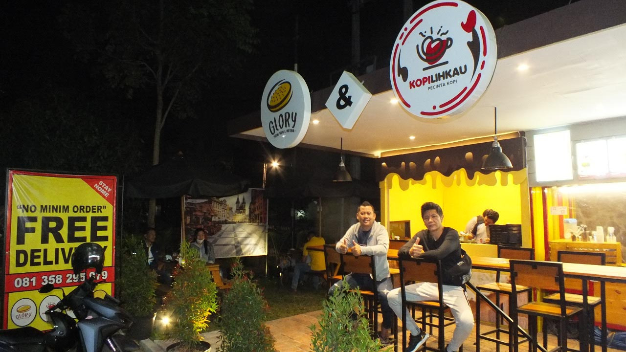 Outlet terbaru Glory Terang Bulan dan Martabak  di Jalan Bondowoso (Fiki)