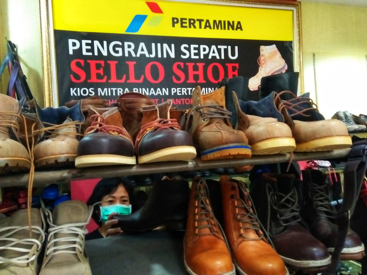 Sello Shoe menyediakan berbagai jenis sepatu. Foto: Suharto/Radar Malang