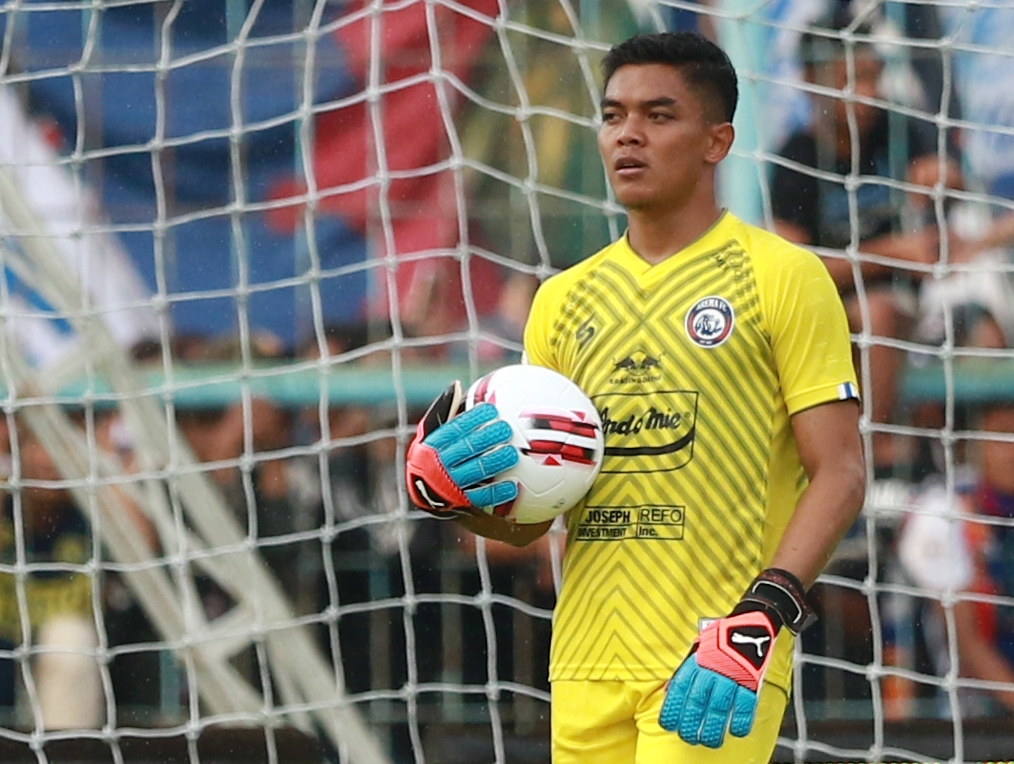 Persaingan pos penjaga gawang di Tim Singo Edan tetap ketat meski ada salah satu kiper absen pada lanjutan  Liga 1  mendatang. (Rubianto/Radar Malang)