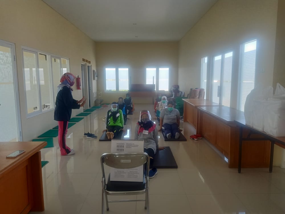 Latihan fisik yang tepat dapat membantu meningkatkan kesehatan ibu hamil dan janin. (Foto: Dinkes Kota Malang for Radar Malang)