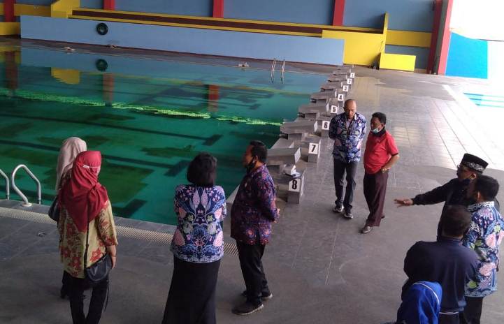 USUT TUNTAS TRAGEDI KANJURUHAN : . DPRD Kabupaten Malang menindak lanjuti tuntutan keluarga korban Tragedi Kanjuruhan dengan mengirimkan surat ke DPR RI . Salah satu isinya mendorong dibentuknya Panitia Khusus (Pansus) DPR RI untuk penanganan kasus terseb