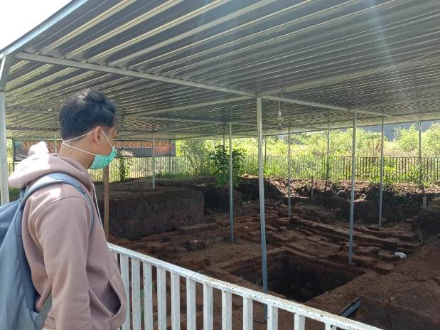 Proses ekskavasi situs Candi Pendem yang terlihat sudah memasuki tahap ketiga. (Aditya Novrian/Radar Malang)