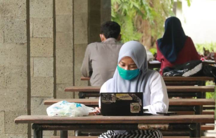 TERUNGKAP: kesulitan membuat akun, server error, hingga jaringan lemot merupakan beberapa kendala dalam proses Seleksi Nasional Penerimaan Mahasiswa Baru (SNPMB). Ilustrasi  mahasiswa By Radar Malang