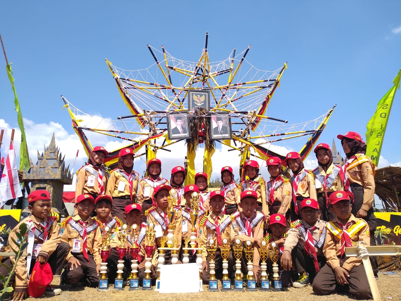 Siswa siswi SD Salafiyah mengukir prestasi di bidang kepramukaan. (SD Salafiyah for Radar Malang)