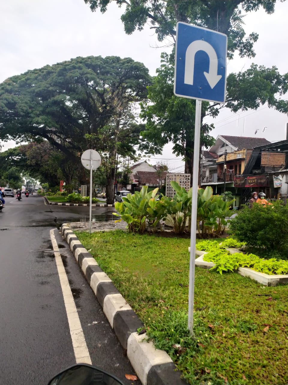 U Tirn Kota Malang akan diubah bisa menyala di malam hari dengan memanfaatkan solar cell. (Errica V / Radar Malang)