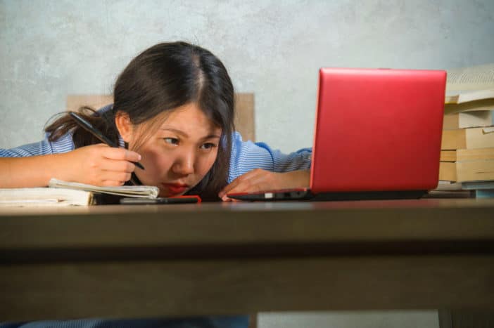 Data ganda milik mahasiswa menjadi salah satu kendala lambatnya proses pengajuan bantuan kuota gratis bagi mahasiswa. (hello sehat/ist)