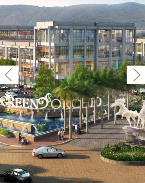 Salah satu perspektif Green Orchid Residence dari gate oval dan patung kuda. (Istimewa)
