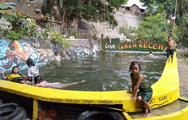 Taman Keceh di RW 02 Kelurahan Samaan ini sumber airnya berasal alam. Di area taman ini akan dibuat lokasi yang selfiable untuk mendatangkan wisatawan. (Imam Nasrodin/Radar Malang)