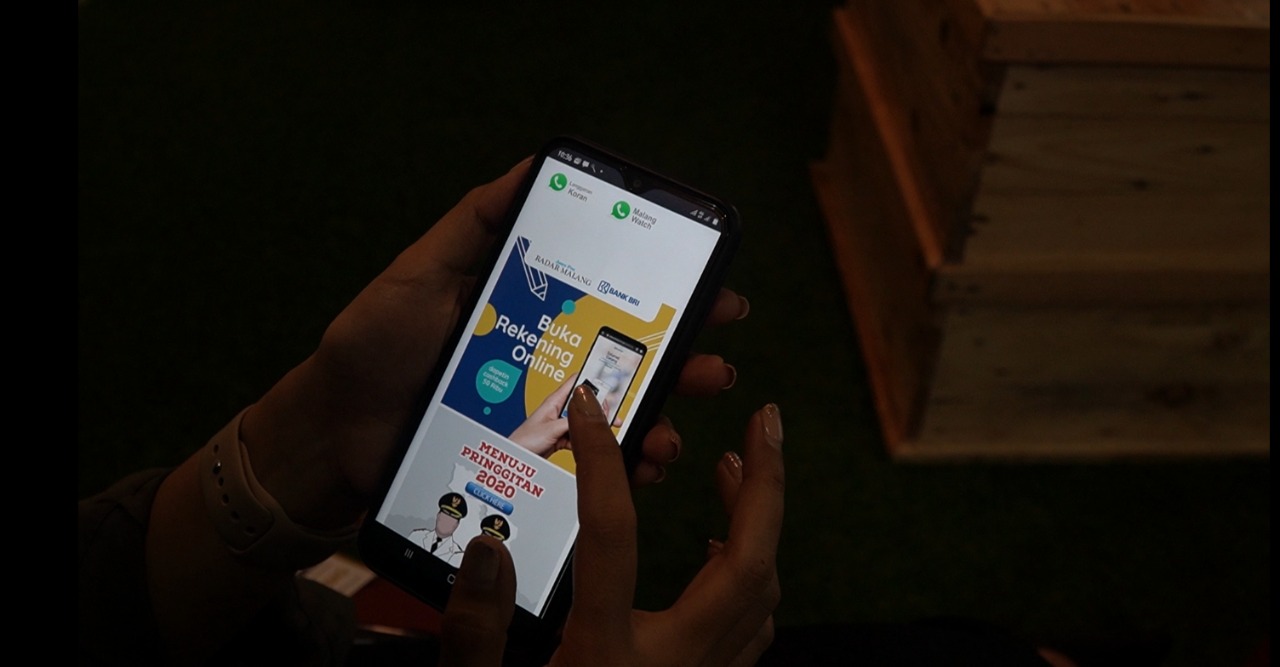 manfaatkan polse untuk buka rekening BRI dari rumah lewat layanan Digital Sab=ving (Fuad Hassan / Radar Malang)