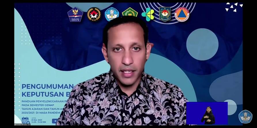 Mendikbud Nadiem Anwar Makarim mengumumkan SKB Empat Menteri secara virtual, Jumat (20/11). (Tangkapan Layar)
