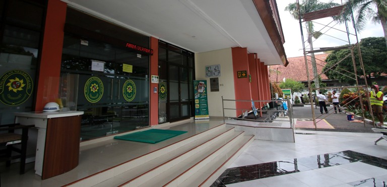 Suasana PN Kota Malang yang sepi karena aktivitas pegawai dihentikan untuk mencegah penyebaran Covid-19.(Mahfud/Radar Malang)