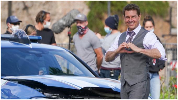 Tom Cruise saat syuting film Mission Impossible 7. (Sumber: Variety)
