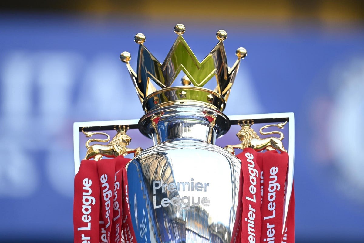 Makin banyaknya staf hingga pemain klub Premier League yang terpapar Covid-19, beberapa pertandingan terancam dipending di awal tahun. (sumber: DailyMail)  