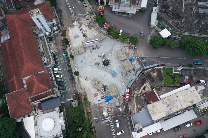 HERITAGE: Kondisi terkini proyek KajoetanganHeritage di pertigaan depan PLN (Darmono/Radar Malang)