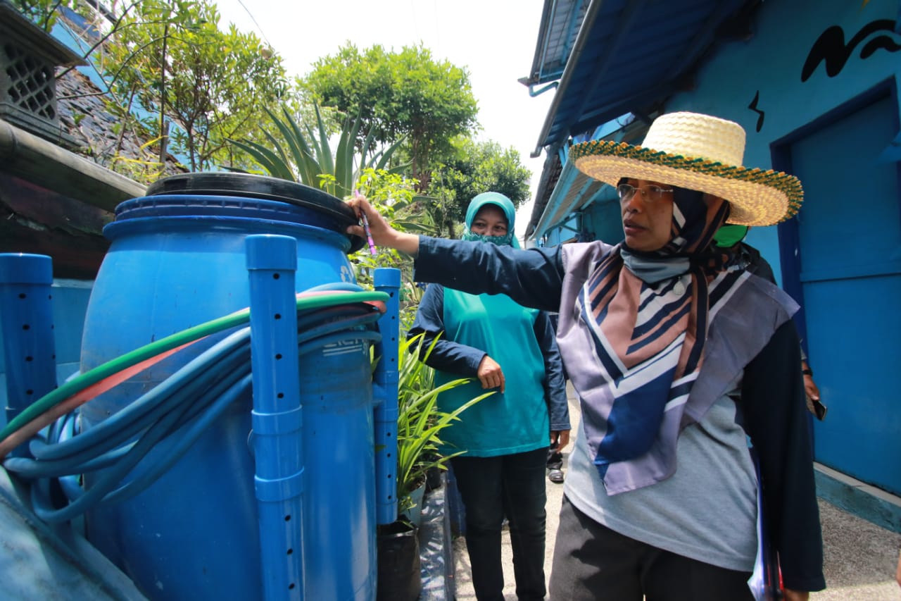 Oeliva Iswandi, salah seorang pendiri LSM Lingkungan DOA (Laoh Mahfud / Radar Malang)