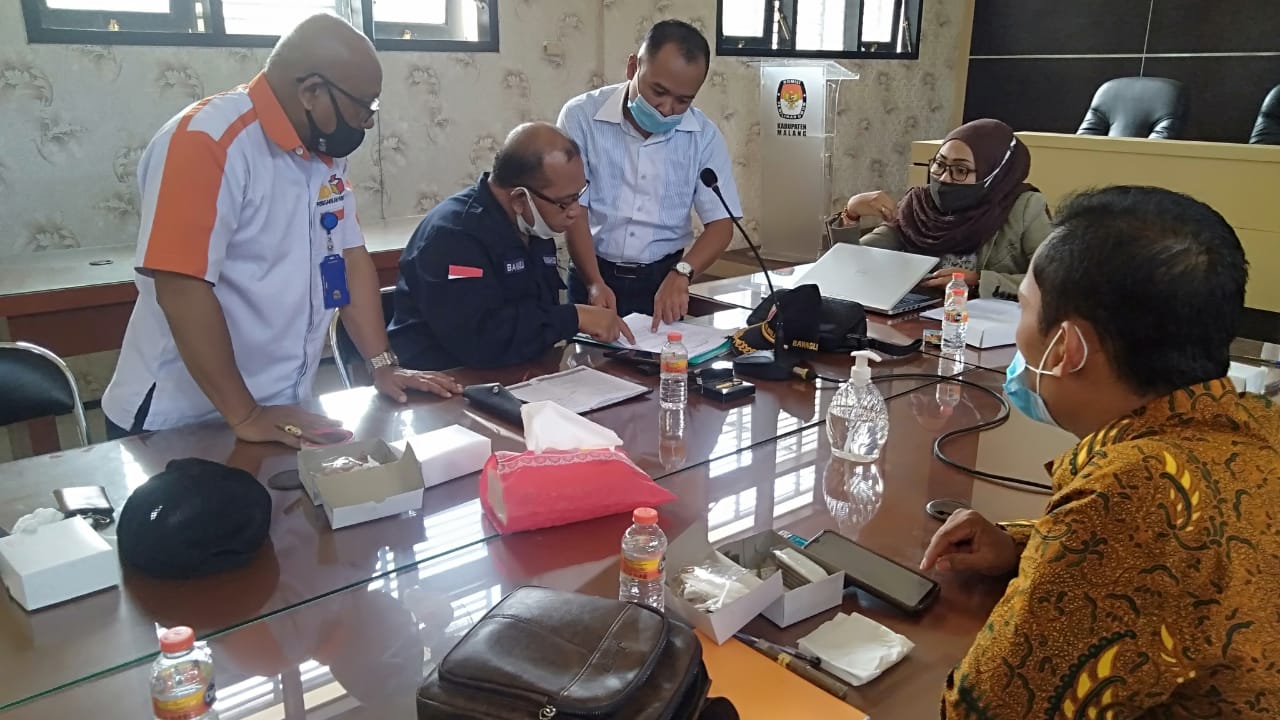 Koordinasi pendistribusian surat suara untuk Pilkada Kabupaten Malang 2020 (Imam N / Radar Malang)