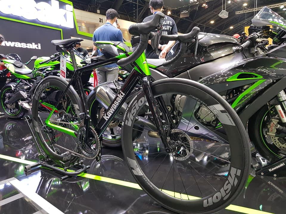 Road bike besutan Kawasaki (Kawasaki)