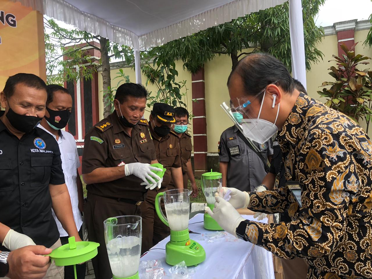 Pemusnahan barang bukti narkoba (Ulfa Afrian / Radar Malang)