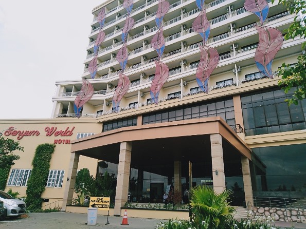 Salah satu hotel di Kota Batu, Senyum World Hotel. (Imam Nasrodin/Radar Malang)