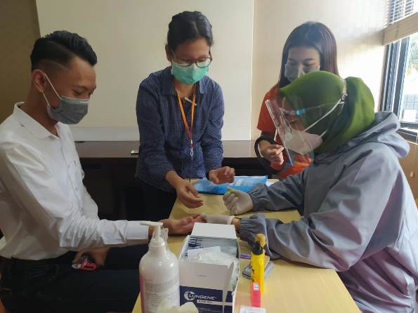Harris Hotel Malang memberikan pelayanan rapid test bagi tamu yang akan menginap. Pelayanan ini dimulai hari ini (24/12) hingga 5 Januari mendatang. (Errica Vannie/Radar Malang)