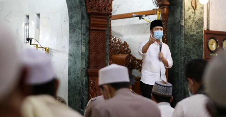 Ilustrasi Wakil Gubernur Jawa Timur Emil Dardak menyampaikan pidato usai salat Jumat di Masjid Agung Jami