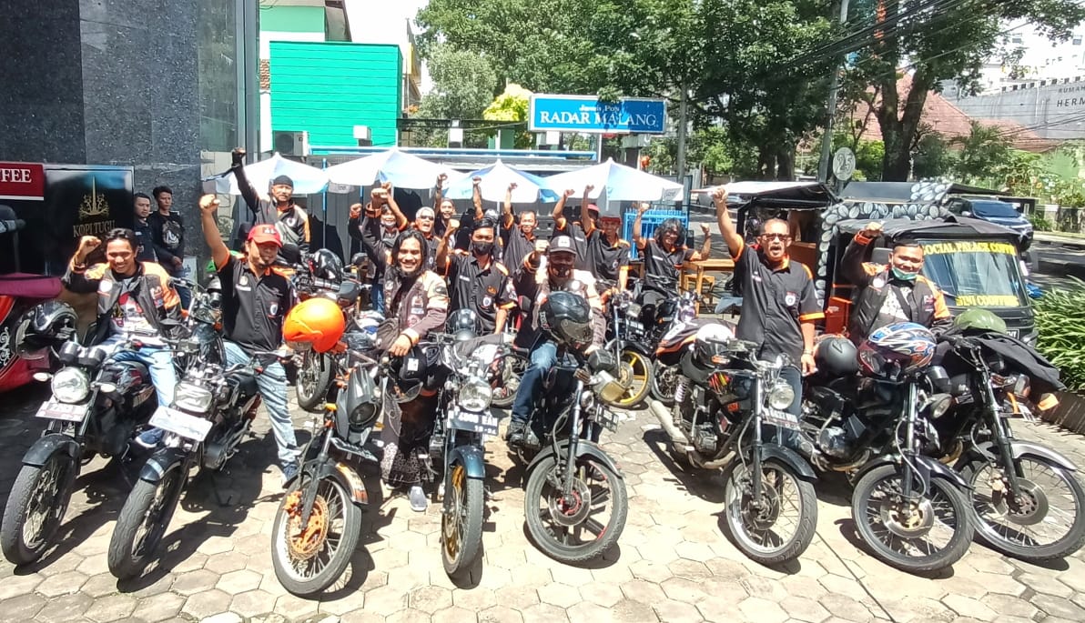 Member Malang Rider King Community (MRKC) saat ngumpul bareng di Cafe Ngoran. (istimewa)