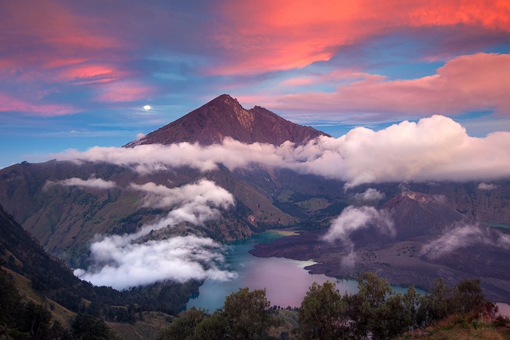 Gunung Rinjani, menjadi satu dari lima geopark yang diakui UNESCO (GNFI / Istimewa)