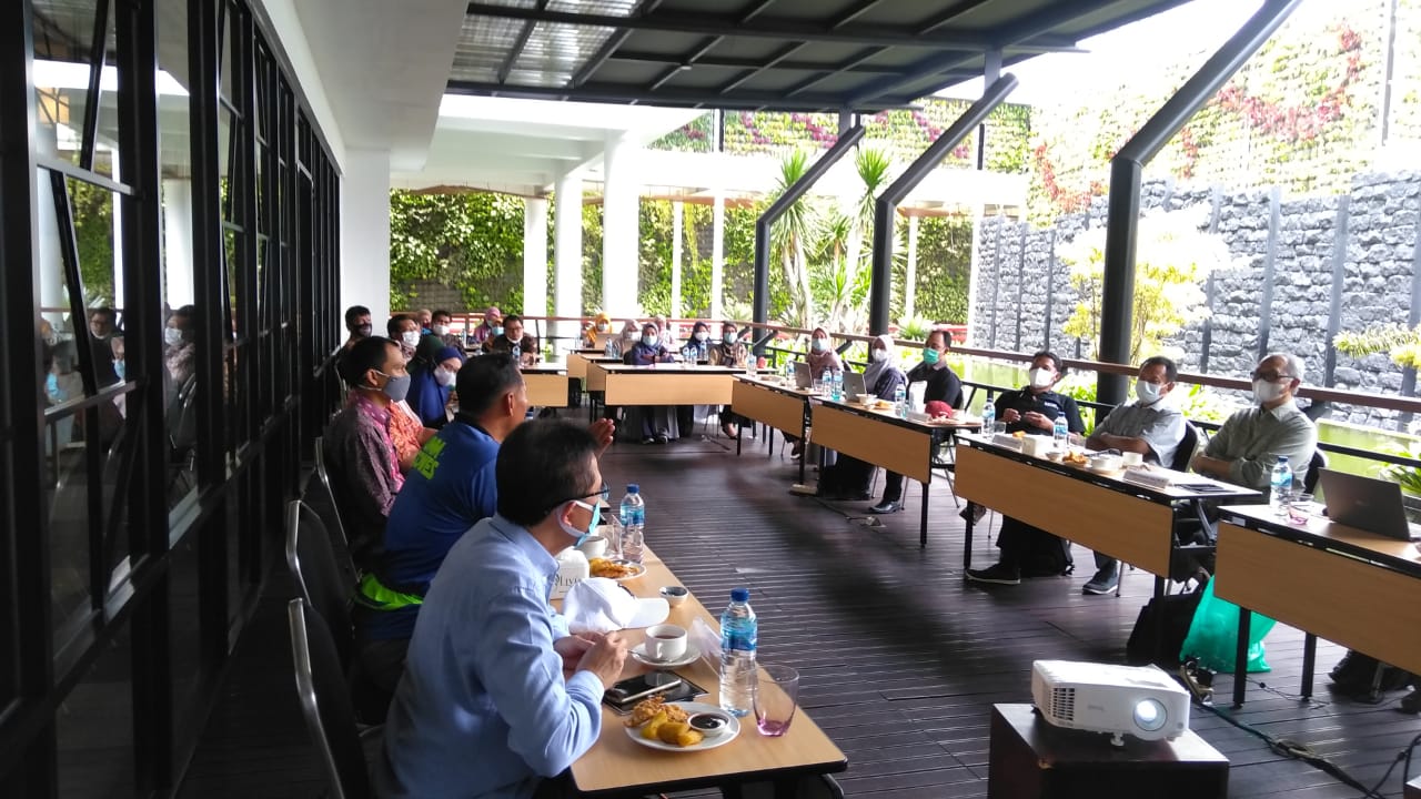Konsolidasi Direktorat Pendidikan dan Pelatihan Vokasi UMM dengan Staf Ahli Mendikbud Bidang Inovasi dan Vokasi serta Anggota Badan Standar Nasional Pendidikan Bidang Vokasi yang digelar di Rayz UMM Hotel hari ini. (foto: istimewa)