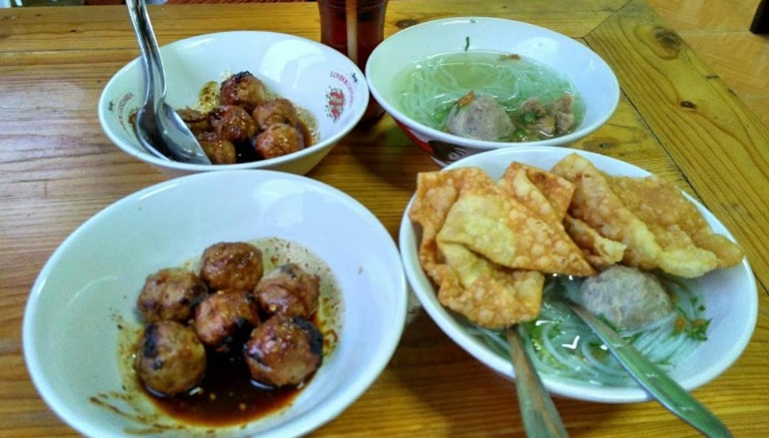 Bakso Solo memiliki cukup banyak penggemar di Kota Malang. (Errica Vannie/Radar Malang)