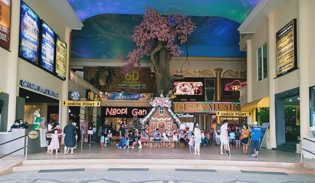 ILUSTRASI: Suasana pengunjung di Jatim Park 3 saat libur perayaan Imlek beberapa waktu lalu. (dok/Radar Malang)